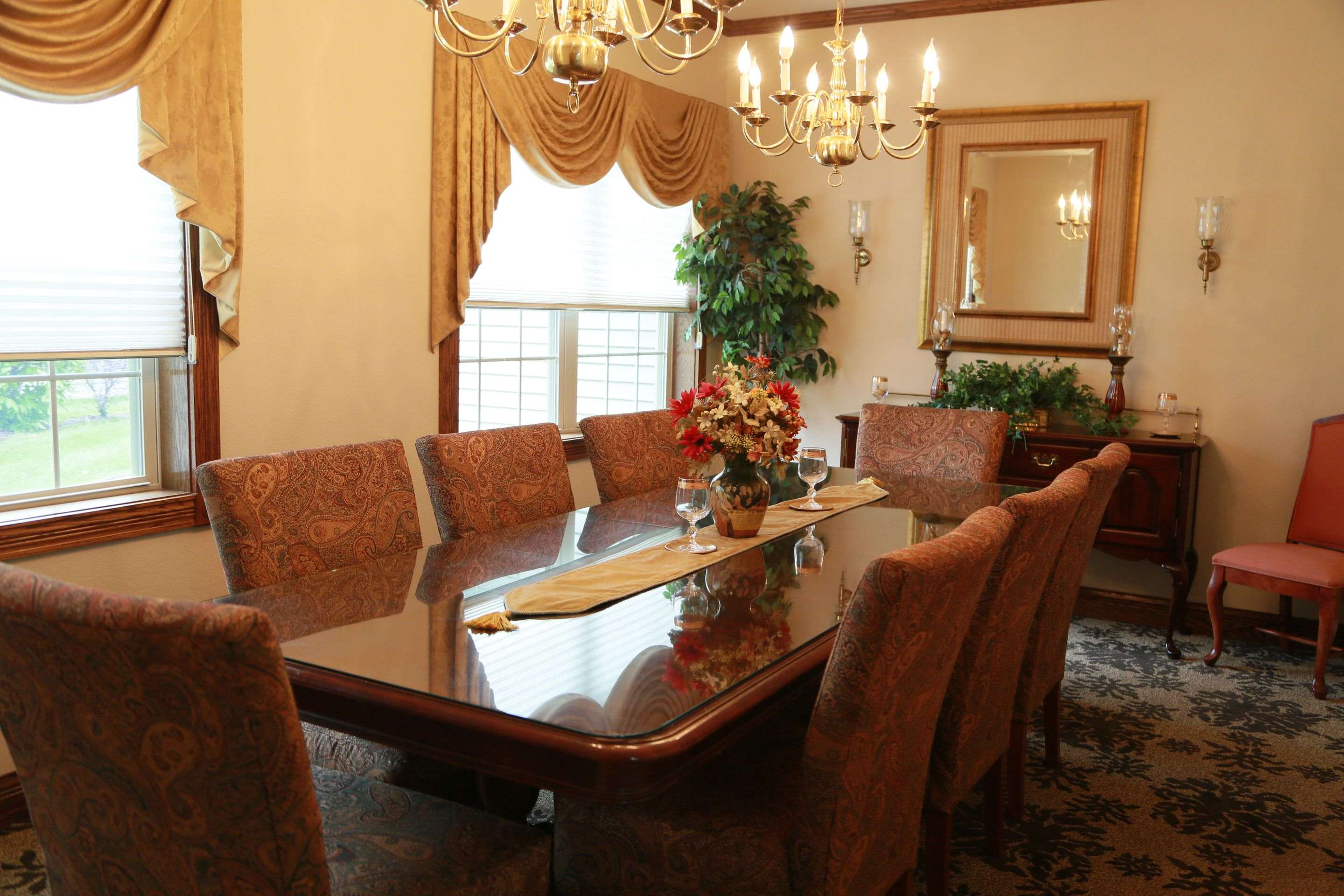 The Brook of Roscommon formal dining room