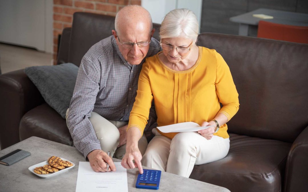 senior couple looking for affordable assisted living in Michigan